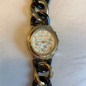 Michael Kors Runway Twist Watch- Black and Gold